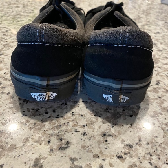 Vans - Picture 4 of 8